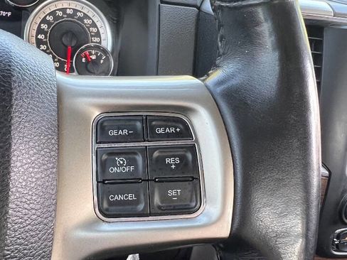 Used 2017 RAM 1500 Laramie image 22