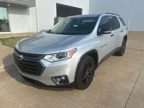 Used 2019 Chevrolet Traverse Premier w/ Redline Edition FWD image 3