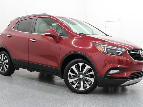 Used 2019 Buick Encore Essence FWD image 1