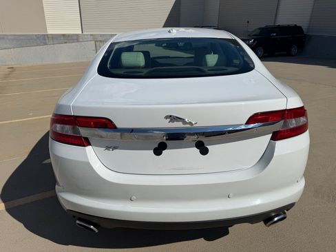 Used 2011 Jaguar XF Premium RWD image 4