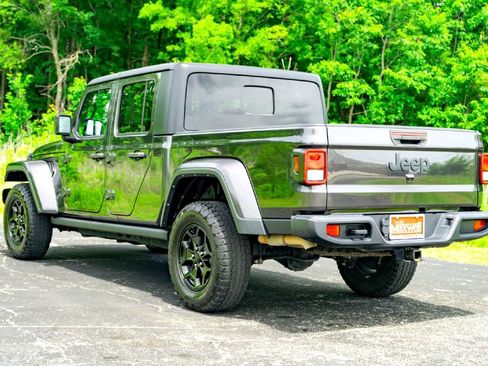 Used 2022 Jeep Gladiator Sport AWD/4WD image 9