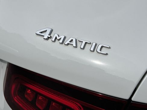 Used 2020 Mercedes-Benz GLC 300 4MATIC image 35