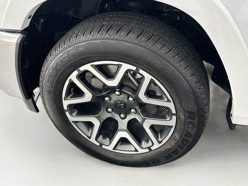 Used 2025 RAM 1500 Laramie image 11