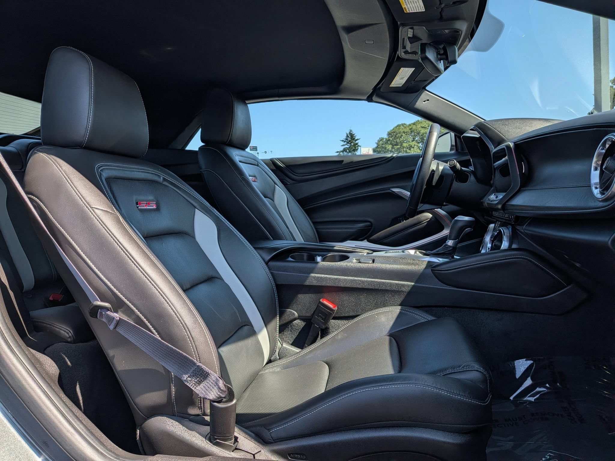 Used 2016 Chevrolet Camaro SS RWD image 6