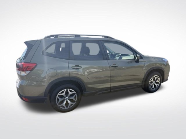 Used 2023 Subaru Forester Premium AWD/4WD image 4