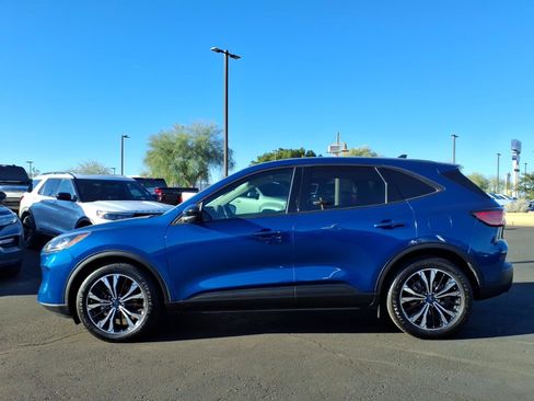 Certified 2022 Ford Escape SE w/ SE Sport Appearance Package image 3