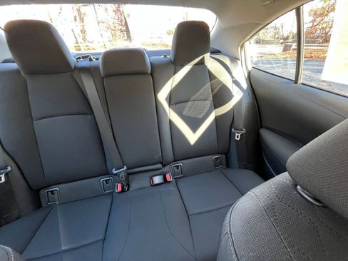 Used 2025 Toyota Corolla LE image 31