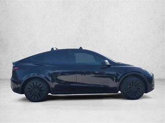 Used 2023 Tesla Model Y Long Range AWD/4WD video 4