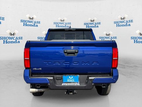 Used 2025 Toyota Tacoma SR5 AWD/4WD image 7