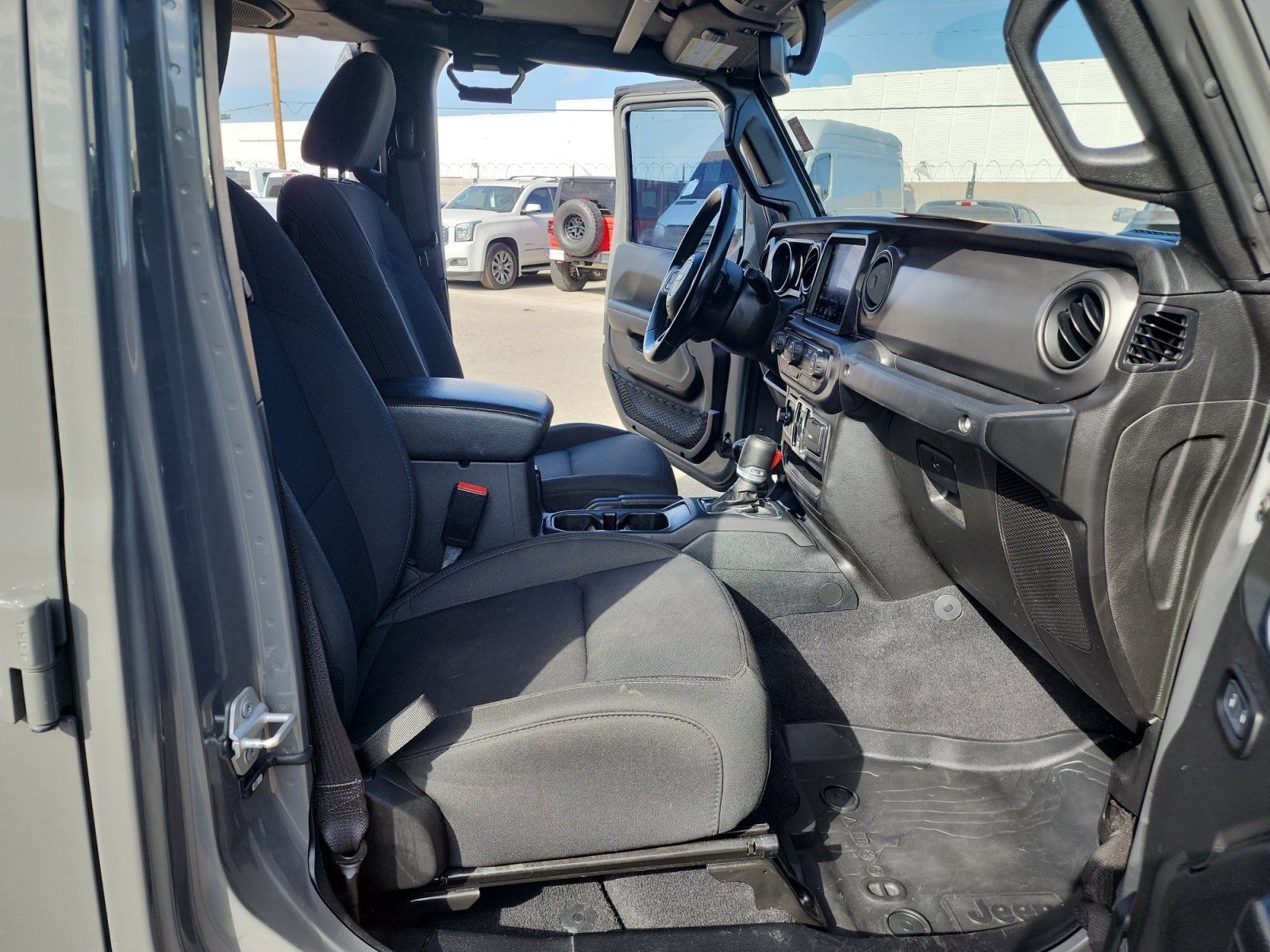Used 2021 Jeep Gladiator Sport AWD/4WD image 29