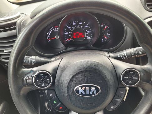 Used 2016 Kia Soul image 9