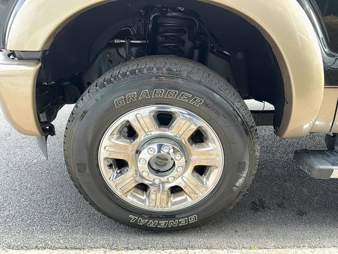 Used 2012 Ford F250 King Ranch w/ King Ranch w/Chrome Pkg image 26