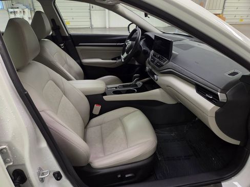 Used 2023 Nissan Altima 2.5 SL FWD image 32