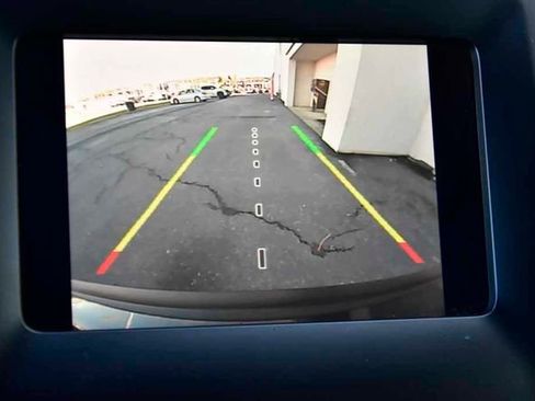 Used 2020 Jeep Cherokee Latitude w/ Cold Weather Group image 20