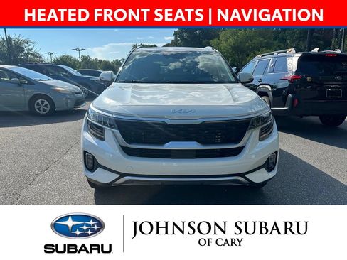 Used 2022 Kia Seltos SX w/ Sunroof Package AWD/4WD image 2