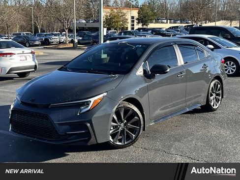 Certified 2025 Toyota Corolla SE image 1
