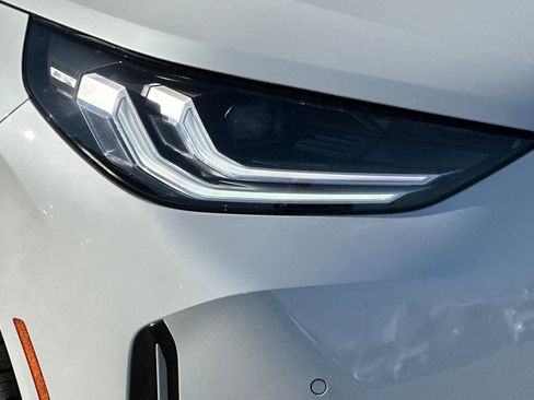 Used 2026 BMW X3 xDrive30 w/ Premium Package image 11