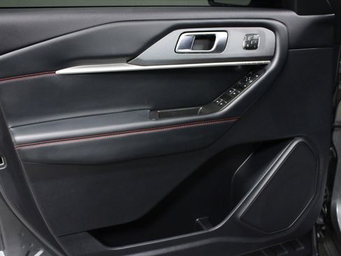 Used 2025 Ford Explorer ST-Line w/ Premium Package image 11