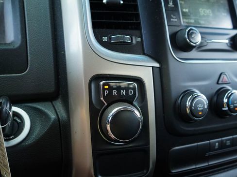 Used 2015 RAM 1500 Classic SLT RWD image 33