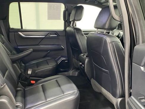 Used 2024 GMC Acadia Elevation image 24