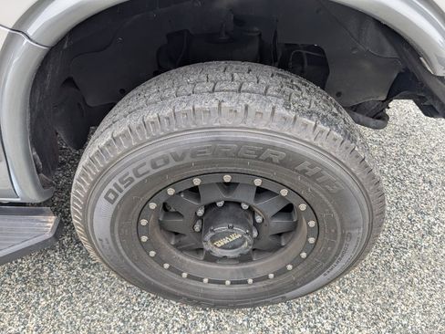 Used 2011 Chevrolet Express 2500 LS RWD image 5