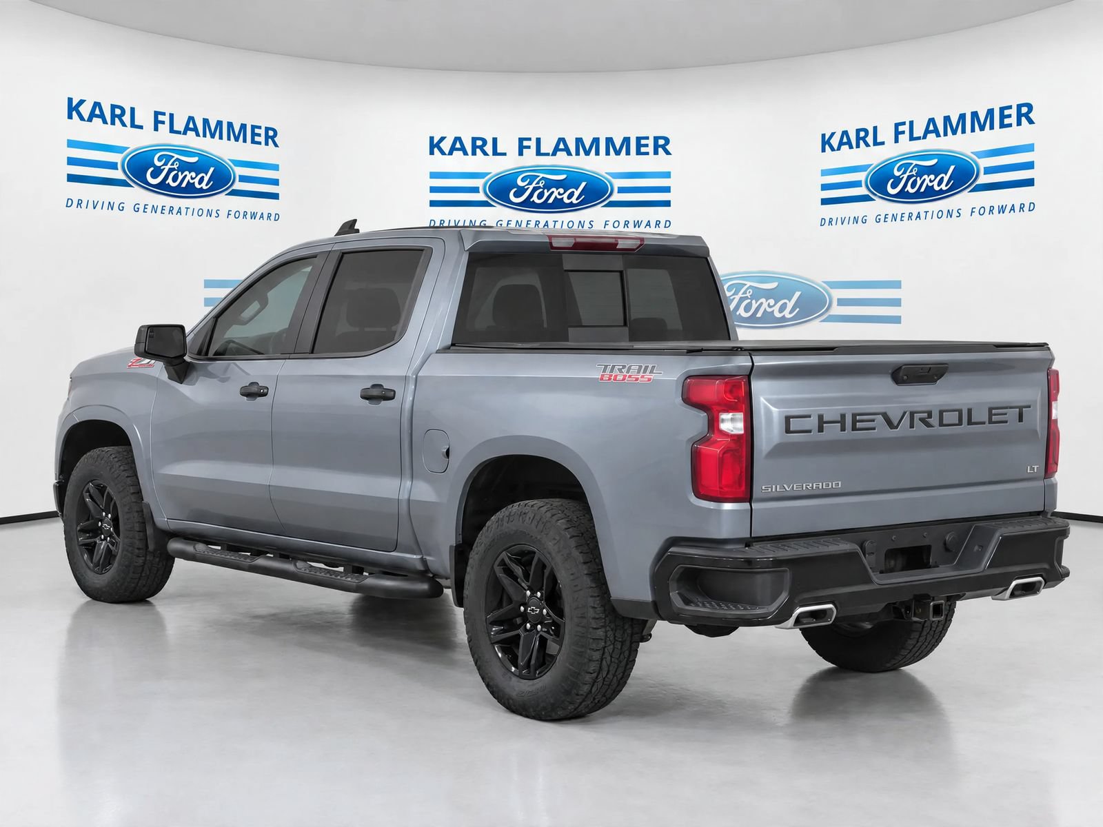 Used 2020 Chevrolet Silverado 1500 LT Trail Boss AWD/4WD image 5