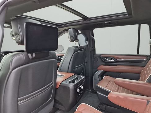 Used 2023 GMC Yukon XL Denali Ultimate image 18