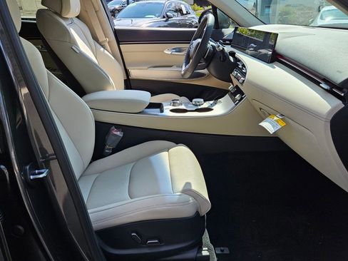 New 2026 Genesis GV70 2.5T Select AWD/4WD image 16