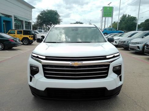 Used 2026 Chevrolet Traverse LT w/ Driver Confidence Package FWD image 3