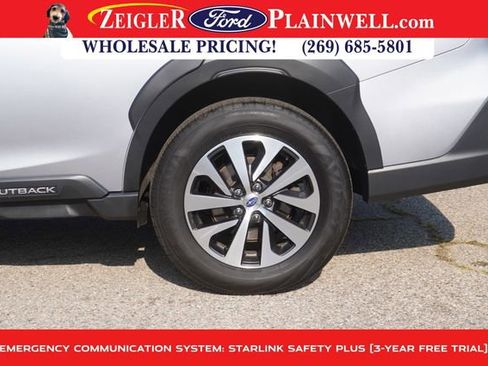 Used 2023 Subaru Outback Premium image 9