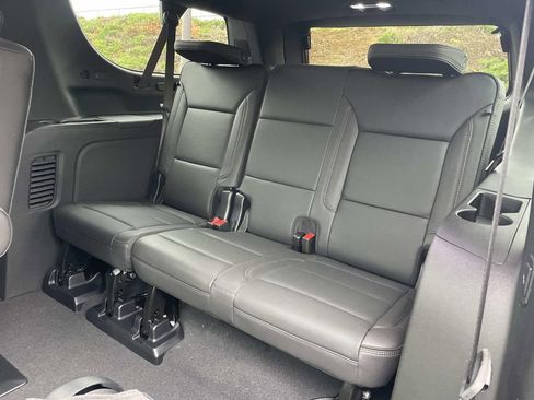 New 2025 Chevrolet Suburban High Country image 11