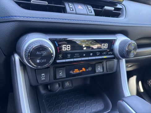 Used 2024 Toyota RAV4 XSE w/ Weather Package AWD/4WD image 27