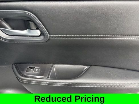 Used 2024 Nissan Rogue SL image 36