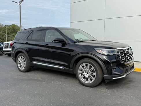 New 2026 Ford Explorer Platinum RWD image 2