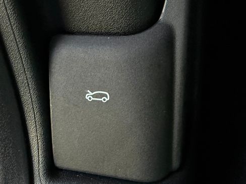Used 2025 Land Rover Discovery Sport S AWD/4WD image 55