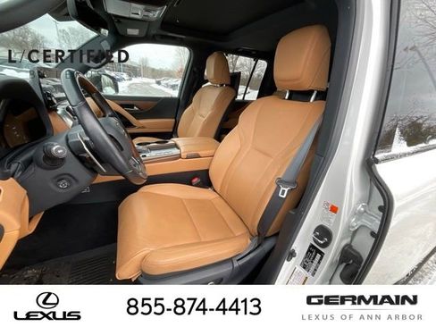 Used 2023 Lexus LX 600 4WD w/ Luxury Package image 12
