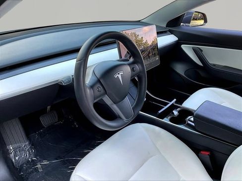 Used 2019 Tesla Model 3 RWD image 18
