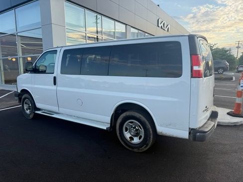 Used 2016 Chevrolet Express 3500 LT w/ LT Preferred Equipment Group RWD image 4