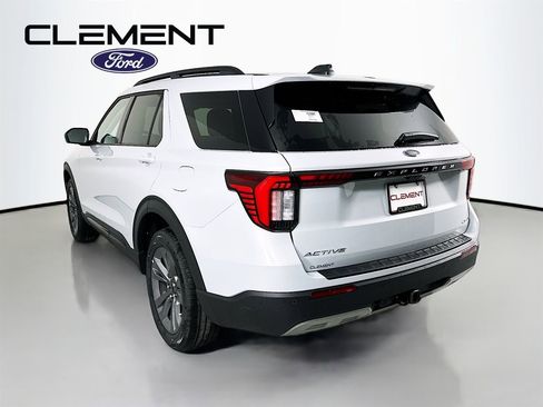 New 2026 Ford Explorer Active w/ Active Comfort Package image 8