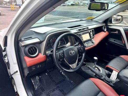 Used 2014 Toyota RAV4 Limited image 11