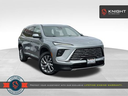 Used 2025 Buick Enclave Preferred AWD/4WD image 1