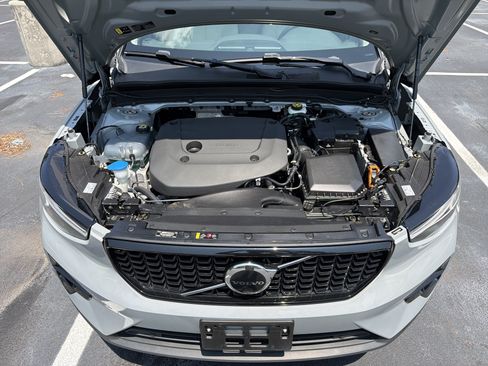 Certified 2024 Volvo XC40 B5 Plus w/ Climate Package AWD/4WD image 36
