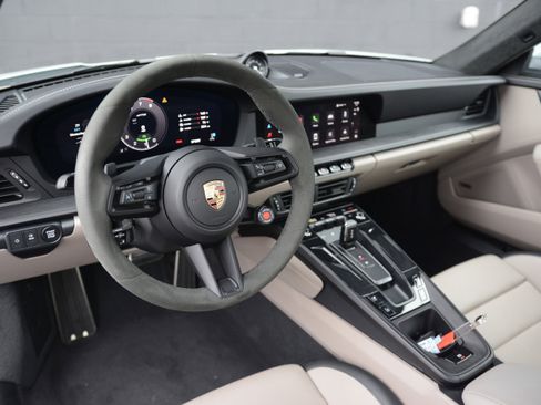 Certified 2025 Porsche 911 Carrera GTS image 4