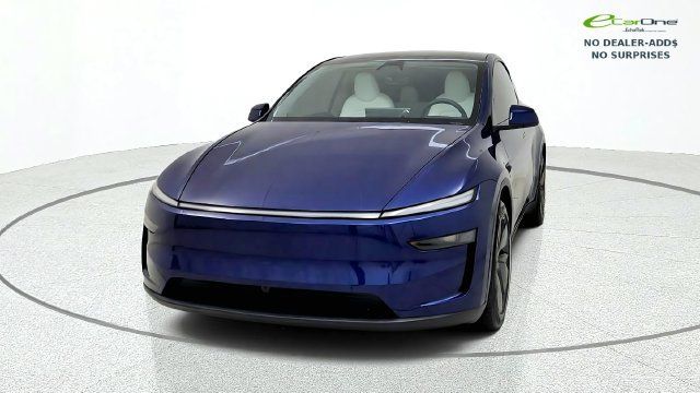 Used 2026 Tesla Model Y AWD image 3