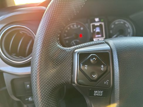 Used 2023 Toyota Tacoma TRD Sport image 14
