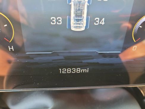 Used 2025 Chevrolet Tahoe Premier AWD/4WD image 34