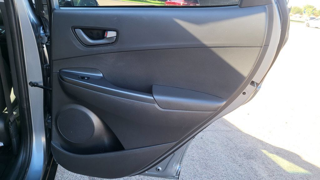 Used 2018 Hyundai Kona SEL FWD image 19