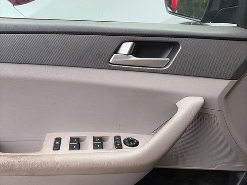 Used 2015 Hyundai Sonata SE FWD image 6