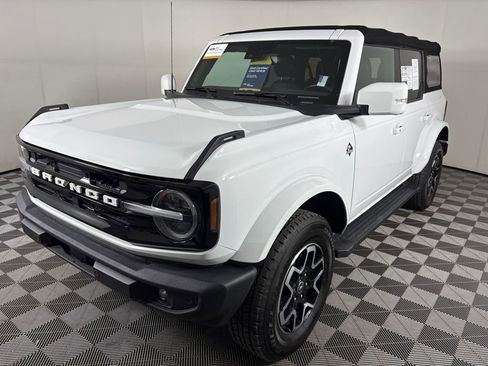Used 2022 Ford Bronco Outer Banks AWD/4WD image 3