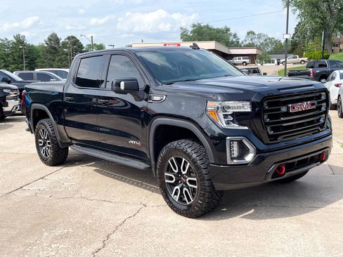 Used 2022 GMC Sierra 1500 AT4 w/ AT4 Premium Package image 2
